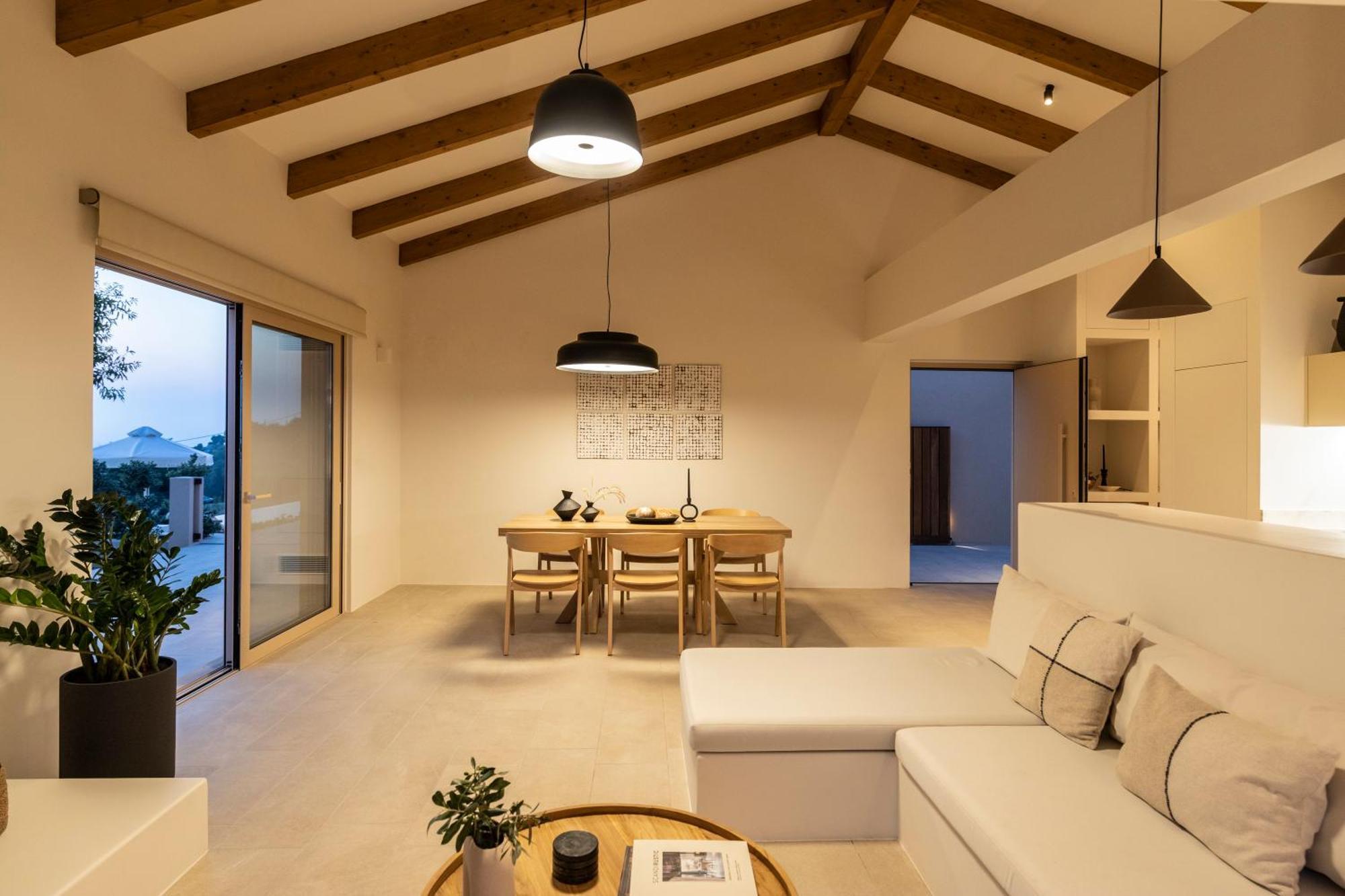 Avertosia Luxury Villas 阿尔戈斯托利翁 外观 照片