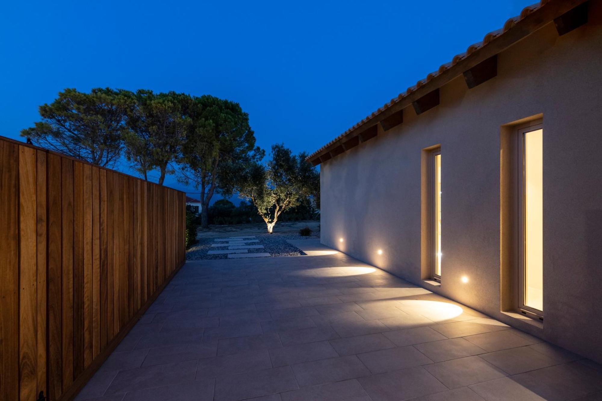 Avertosia Luxury Villas 阿尔戈斯托利翁 外观 照片