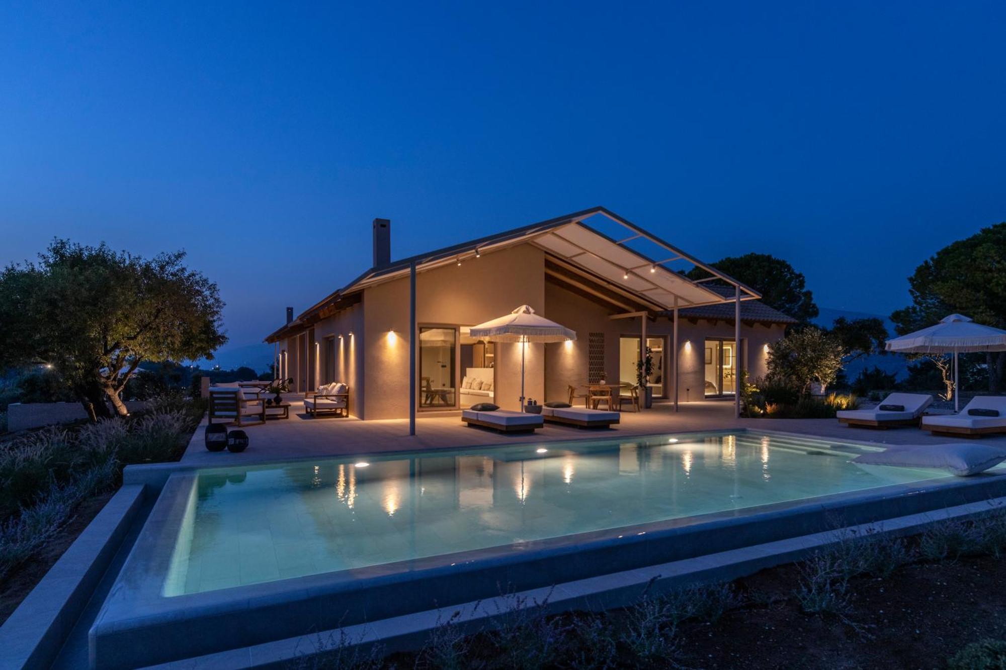 Avertosia Luxury Villas 阿尔戈斯托利翁 外观 照片