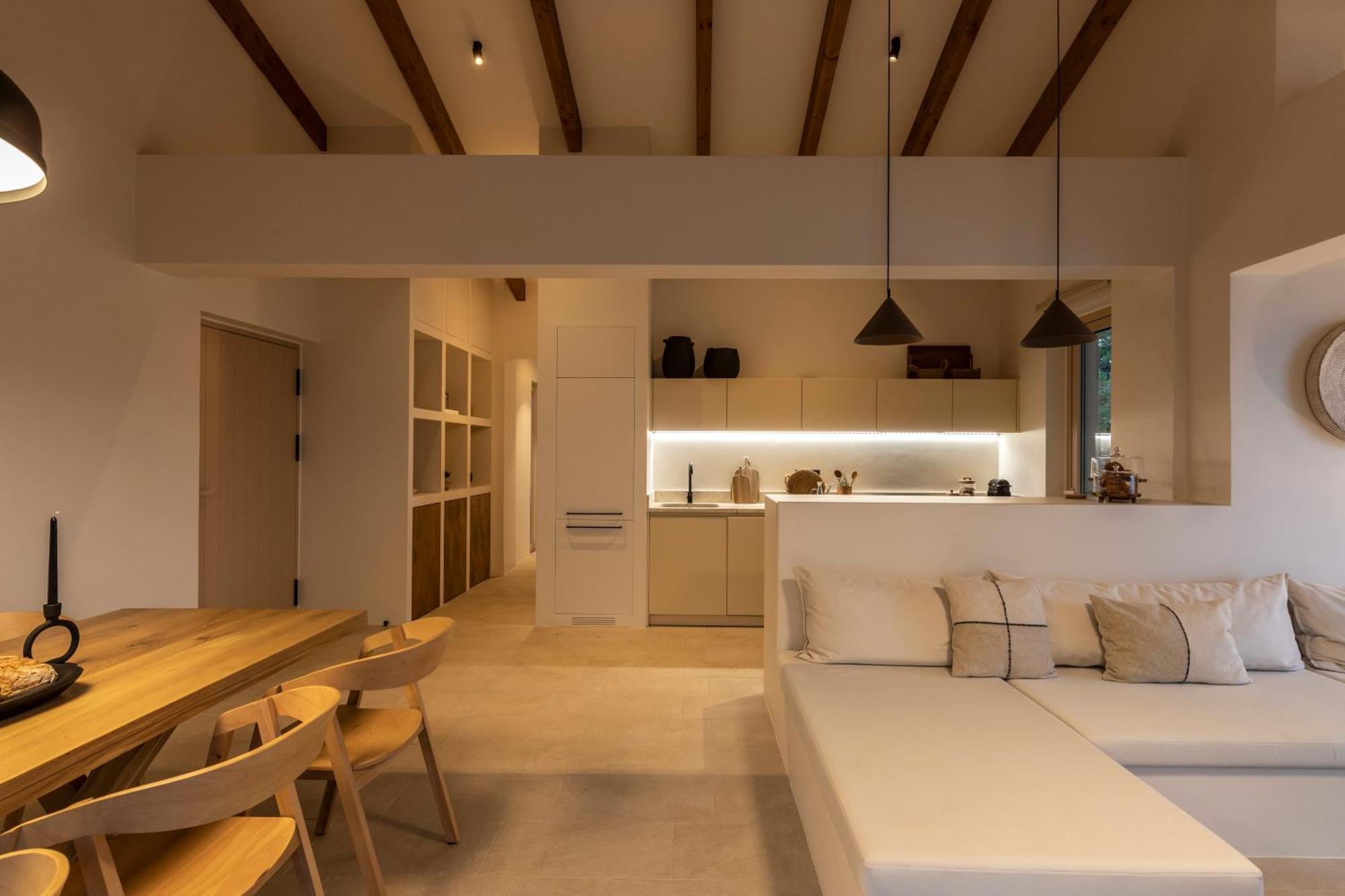 Avertosia Luxury Villas 阿尔戈斯托利翁 外观 照片