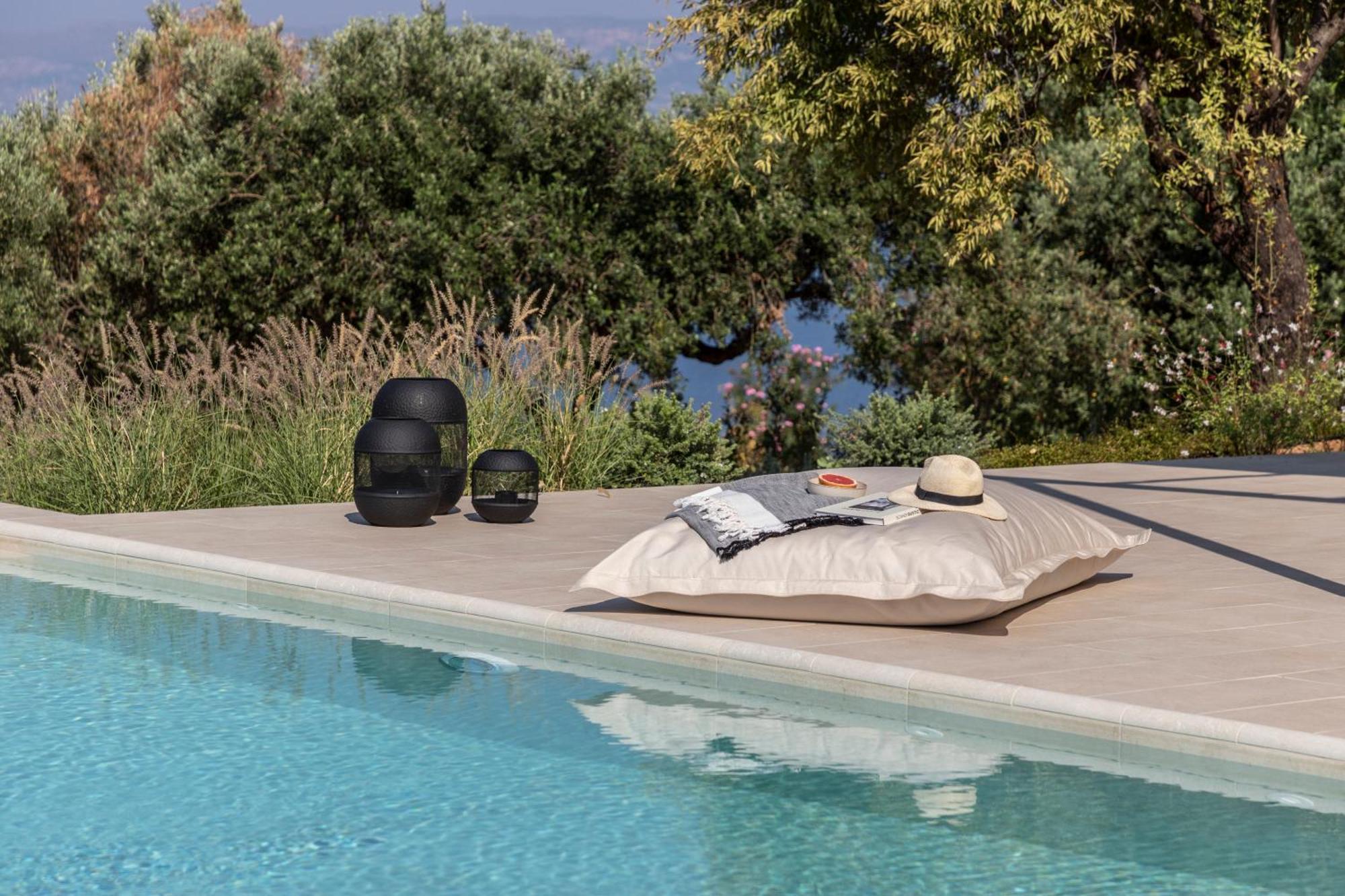 Avertosia Luxury Villas 阿尔戈斯托利翁 外观 照片