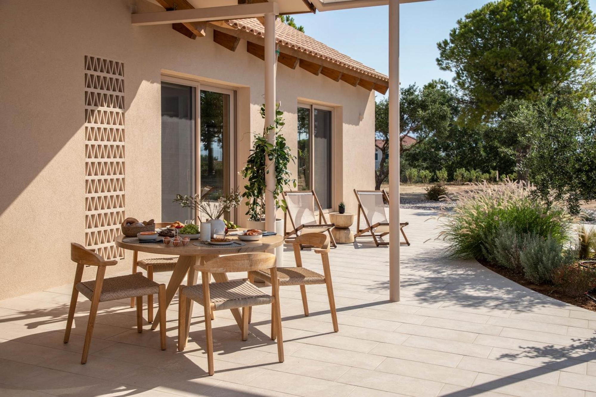 Avertosia Luxury Villas 阿尔戈斯托利翁 外观 照片