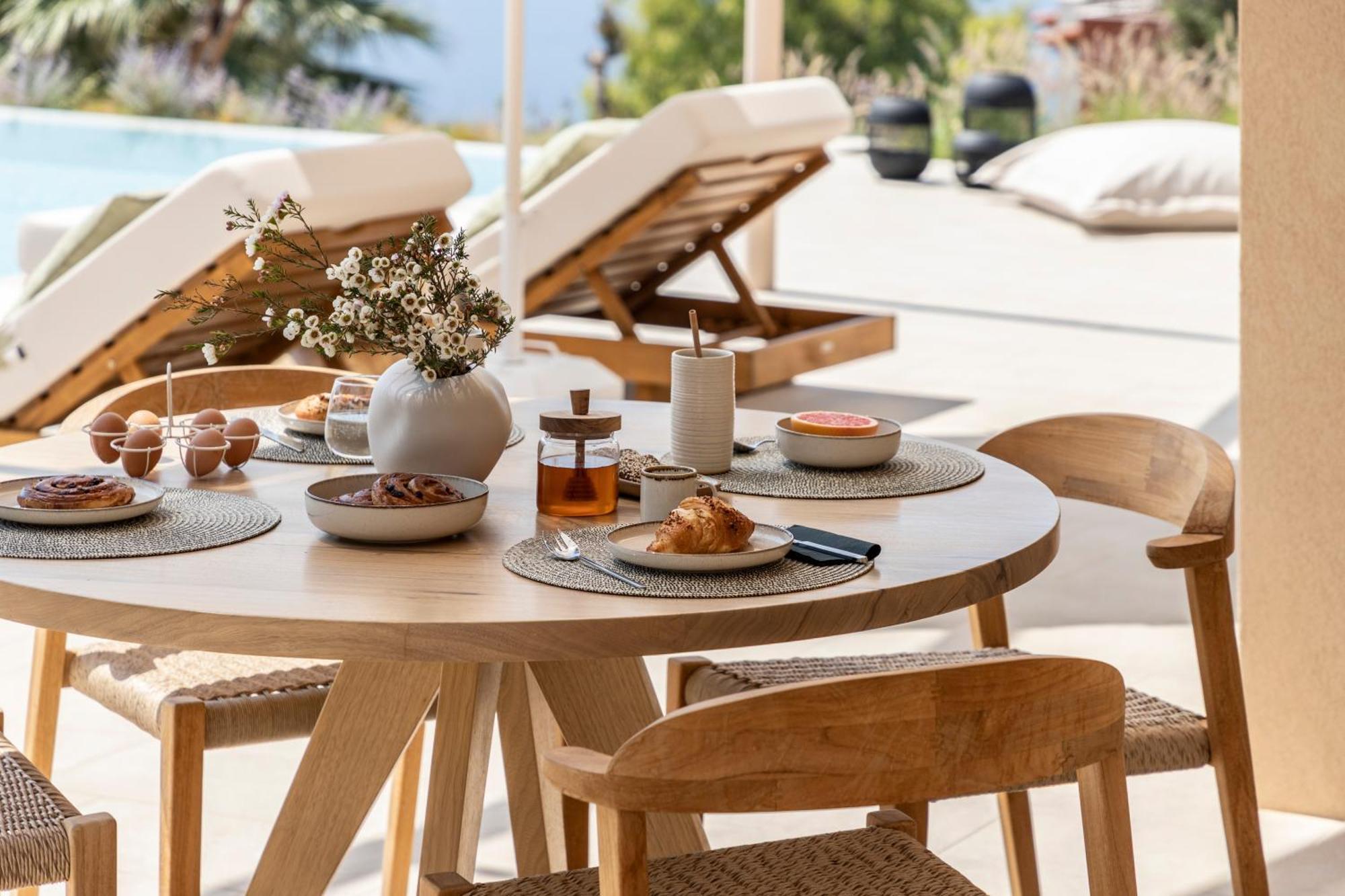 Avertosia Luxury Villas 阿尔戈斯托利翁 外观 照片