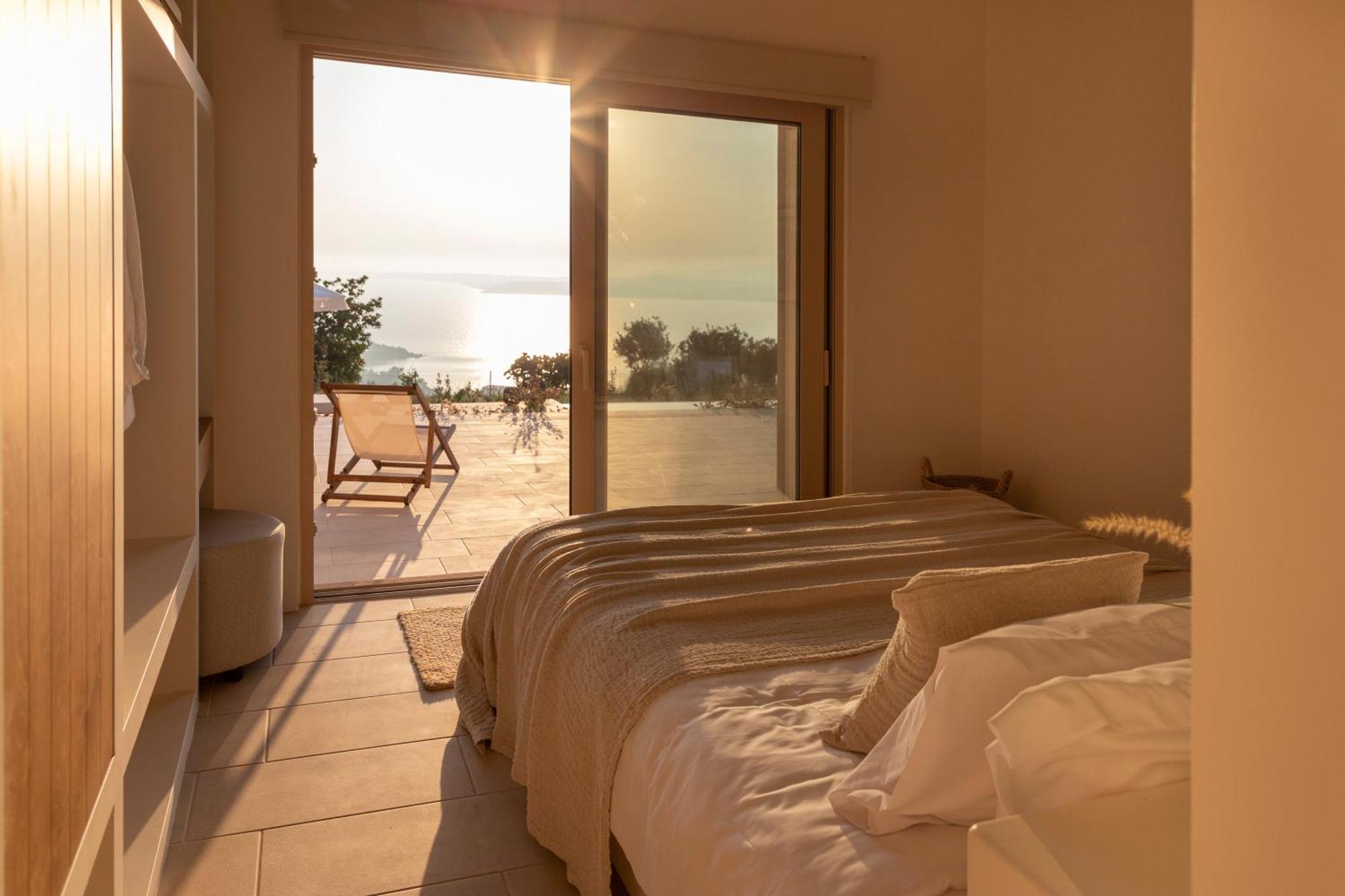 Avertosia Luxury Villas 阿尔戈斯托利翁 外观 照片